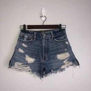 DISTRESSED DENIM SHORTS